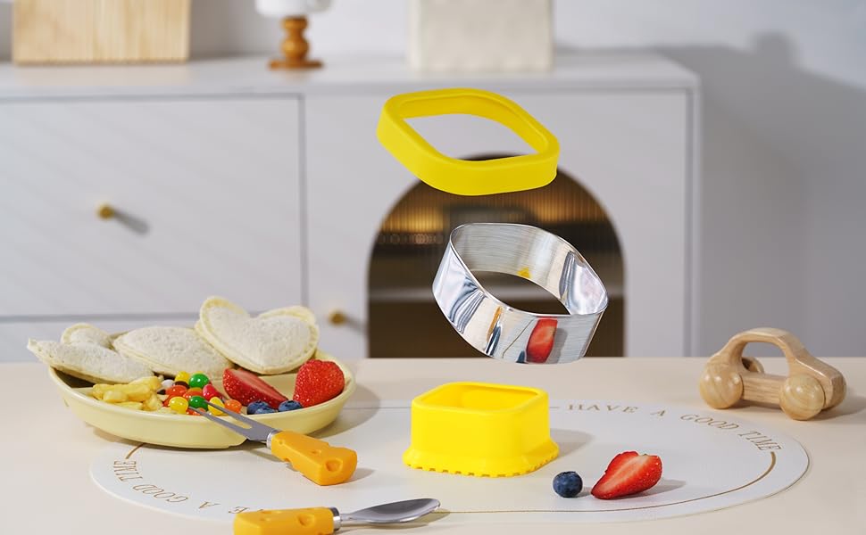 Uncrustable Sandwich Cutter 4 Pieces 4 Inches