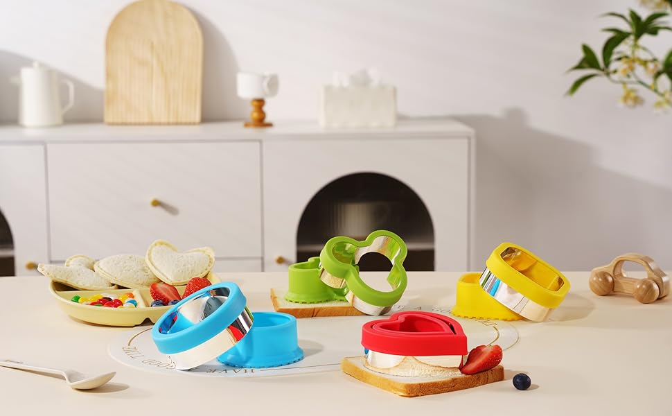 Uncrustable Sandwich Cutter 4 Pieces 4 Inches