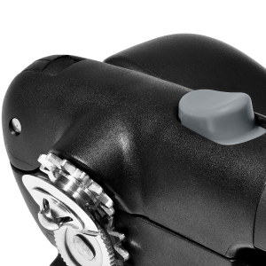 OXO Good Grips Lock & Go Can Opener, Manual Can Opener with Locking Arms and Easy-Release Button, Handheld Kitchen Gadget, Compact Kitchen Utensil for Everyday Use