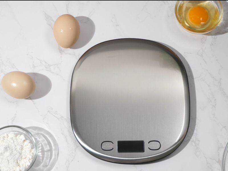 Ultrean High Capacity Food Scale, 33lb Rechargeable Digital Kitchen Scale with LCD Display, Slim & Lightweight Design, 1g Precise Graduation, Weight Grams and Ounces for Cooking, Baking & Meal Prep