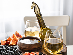 Horse Head Wine Stopper, Horse Wine Gifts Birthday Gifts for Men Women, Bottle Stoppers for Wine Champagne, Dark Silver with Gift Box