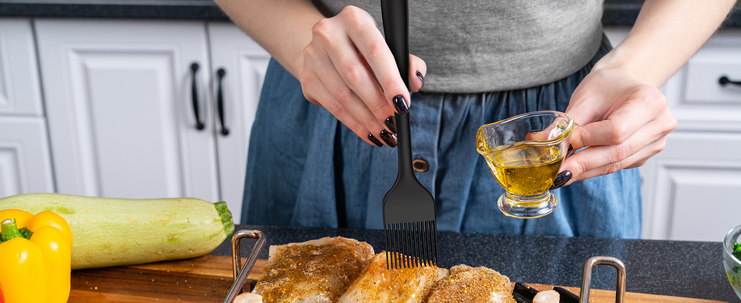 oannao Large Silicone Cooking Utensils Set - Heat Resistant Kitchen Utensils Sets,Spatula,Spoon,Turner Tongs,Whisk,Stainless Steel Cooking Utensil for Nonstick Cookware Dishwasher Safe (Black)