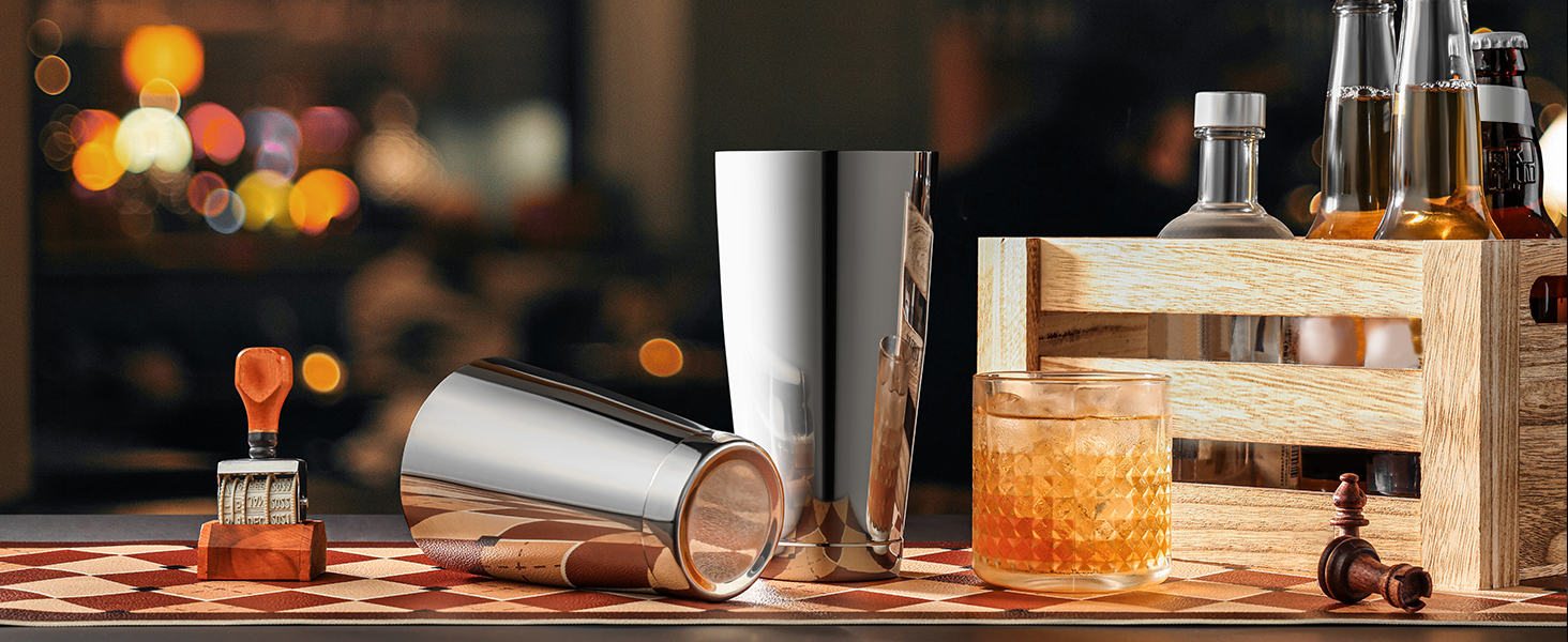 WOTOR Boston Cocktail Shaker Set, 18 oz & 28 oz Stainless Steel Weighted Shaker Tins, Metal Martini Shaker Drink Mixer for Bartending, professional Bar Tools for Bartender （Sliver）