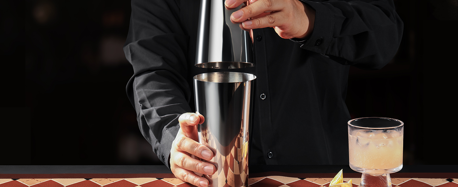 WOTOR Boston Cocktail Shaker Set, 18 oz & 28 oz Stainless Steel Weighted Shaker Tins, Metal Martini Shaker Drink Mixer for Bartending, professional Bar Tools for Bartender （Sliver）