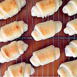 6 Pcs Non-stick Cream Horn Molds Stainless Steel, 4.92 inch Large Size Cannoli Tubes Kit Baking Cones Pastry Roll Horn Croissant Mold for Christmas Anniversary and Daily Use