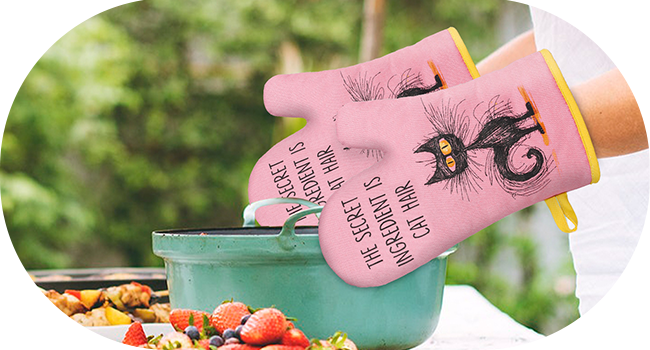 Miracu Funny Oven Mitts, Black Cats Gifts for Cat Lovers, Cute Kitten Kitchen Accessories, Fun Birthday, Mothers Day, Housewarming Baking Cooking Themed Gifts for Women Lady Mom Wife Girlfriend Owner