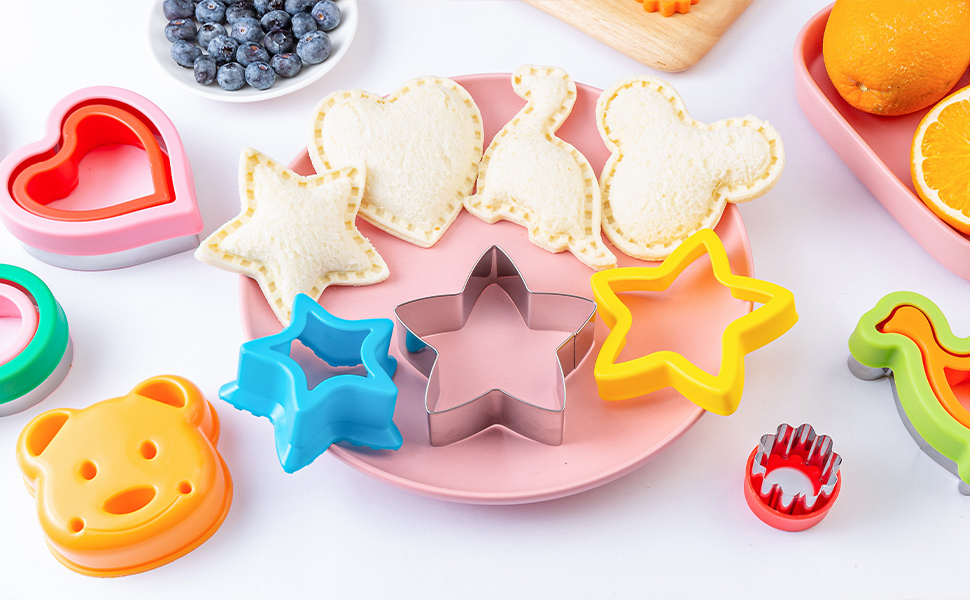 Sandwich Cutters for Kids Lunch LARGE 6 Pcs, Kimfead Sandwich Maker, Cookie Cutters Set, Dinosaur Mouse Heart Star Bear