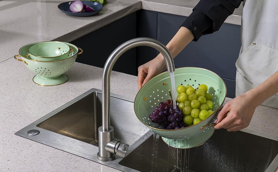 Metal Colander Set of 3, Strainer Basket with Handles perfect for Spaghetti, Pasta, Berry, Vegetable, Fruit, Solid Base Powder Coated Kitchen Essential Strainer Set, 1 & 3.5 & 5 Qt (Green)