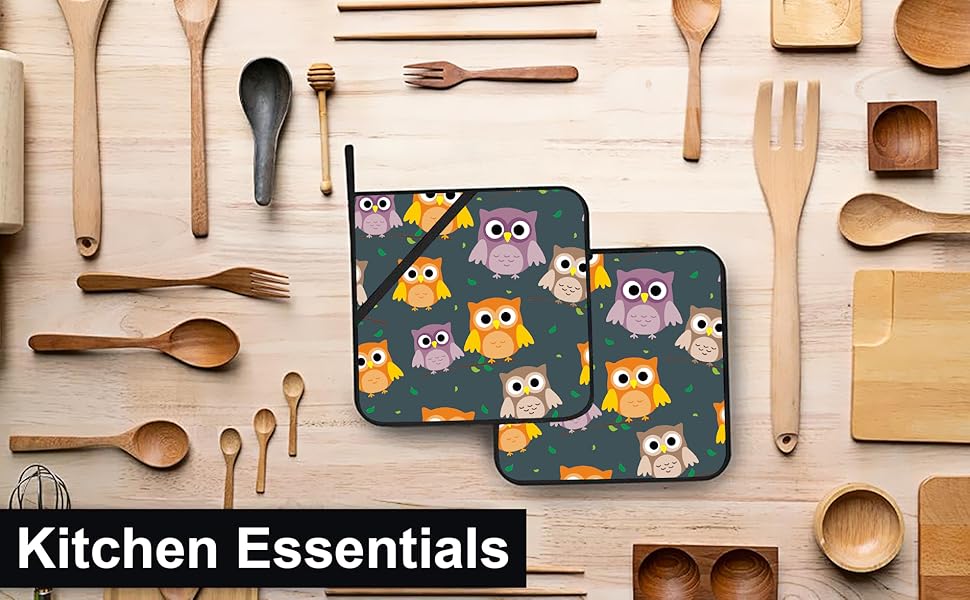 Ladybugs Pot Holders Set of 2 Heat Resistant & Non Slip Potholders, Red Romantic Flowers Oven Hot Pads for Kitchen Cooking Baking Barbecue