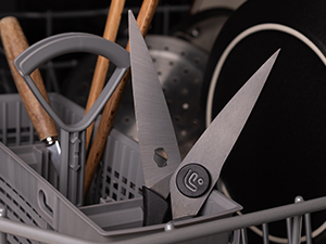 Linoroso Kitchen Scissors All Purpose Kitchen Shears with Magnetic Holder, Soft Grip Handle Cooking Scissors Dishwasher Safe with Come Apart Blade Heavy Duty Scissors for Meat, Vegetable, Herb, Black