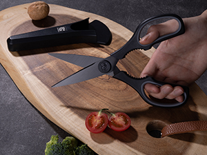 Linoroso Kitchen Scissors All Purpose Kitchen Shears with Magnetic Holder, Soft Grip Handle Cooking Scissors Dishwasher Safe with Come Apart Blade Heavy Duty Scissors for Meat, Vegetable, Herb, Black
