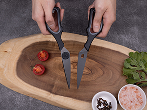 Linoroso Kitchen Scissors All Purpose Kitchen Shears with Magnetic Holder, Soft Grip Handle Cooking Scissors Dishwasher Safe with Come Apart Blade Heavy Duty Scissors for Meat, Vegetable, Herb, Black