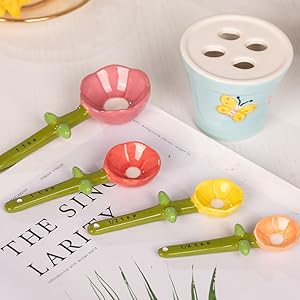 Coloch 5Pcs Ceramic Measuring Spoons and Cup, Flower Baking Scale Spoons with Base Set for Dry and Liquid Ingredient, 1/4 tsp, 1/2 tsp, 1 tsp, 1 Tbsp