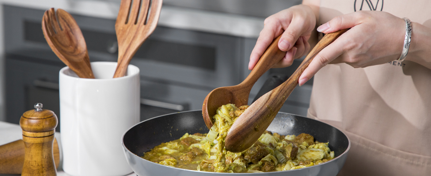 Nucookery Wooden Cooking Utensils Set with Holder, Nonstick Wooden Spoons for Cooking Spatula Set 10 Pcs, Teak Wood Kitchen Utensils Set, Ceramic Utensils Holder for Countertop, White