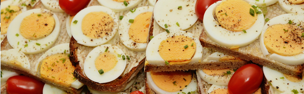 Egg Slicer for Hard Boiled Eggs, Stainless Steel Wire, Multipurpose Heavy Duty Aluminium Egg Cutter for Egg, Salads, Sandwiches, Strawberries, Mushrooms, Soft Cheese, Red