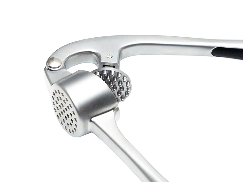 Garlic Press Crusher & Mincer – Easy Squeeze Ergonomic Handle, Heavy Duty Zinc Alloy, Dishwasher Safe, Includes Peeler & Cleaning Brush – Garlic Ginger Crusher Tool (Black)