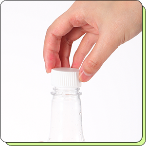 Dandat 32 oz Plastic Long Neck Bottles with Pourer and Caps Plastic Juice Pour Bottles with Stainless Steel Pourer Tapered Spout for Liquor Juice(Silver,4 Pcs)