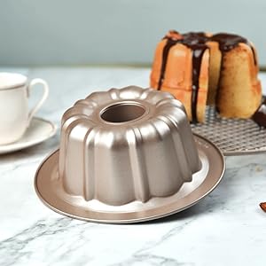 4.5'' Mini Bundt Cake Pan, Carbon Steel Round Fluted Tube Cake Pan, Non-stick Kugelhopf Cake Baking Mold for Cupcake Brownie Pudding (1pc, 4.5'')