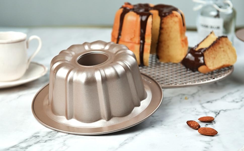 4.5'' Mini Bundt Cake Pan, Carbon Steel Round Fluted Tube Cake Pan, Non-stick Kugelhopf Cake Baking Mold for Cupcake Brownie Pudding (1pc, 4.5'')