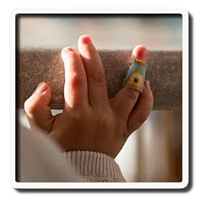 Electric Bottle Opener for Seniors - Automatic Solution for Easy Opening of Water Bottles. Ideal for Weak Hands or Those with Arthritis. Perfect for Soda, Milk, Juice. Battery Powered.