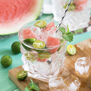 Ohtomber 24OZ Cocktail Shaker Set - Cocktail Bar Martini Drink Shaker Set with Strainer, Stainless Steel Bartender Kit Drink Mixer with Jigger, Mixing Spoon, Bar Accessories for Beginners