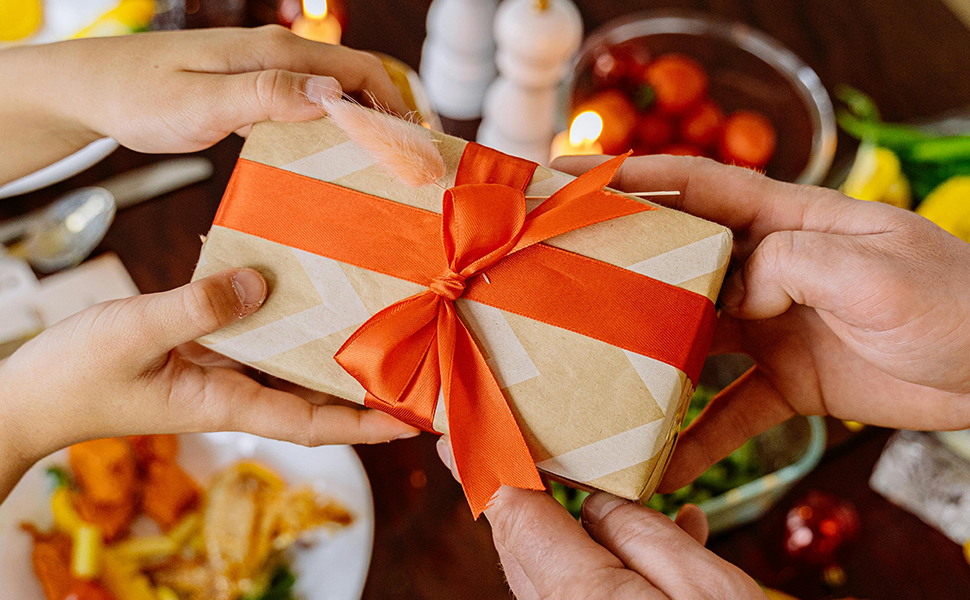 Ohtomber 24OZ Cocktail Shaker Set - Cocktail Bar Martini Drink Shaker Set with Strainer, Stainless Steel Bartender Kit Drink Mixer with Jigger, Mixing Spoon, Bar Accessories for Beginners