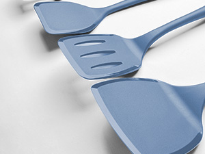 Silicone Spatula Set, 600°F Heat Resistant Silicone Spatula Turner Flipper for Cooking, Non Stick and Non Scratch Kitchen Utensils for Eggs & Pancakes, 4 Pack, Black