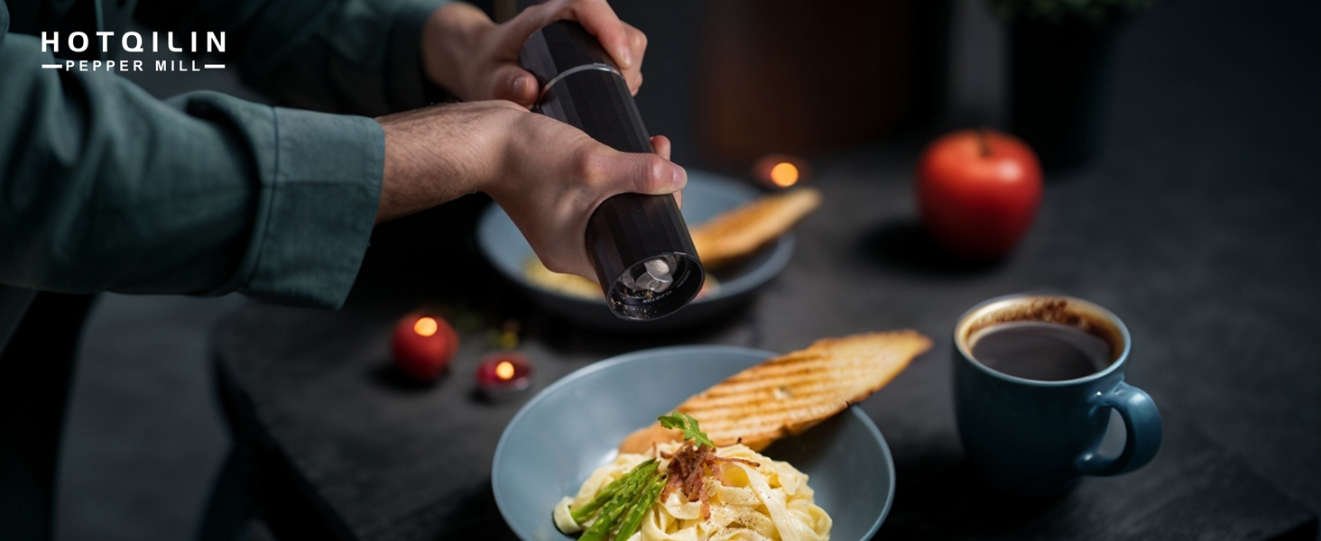 Heavy Duty Metal Pepper Grinder, Professional Manual Pepper Grinder with Adjustable Coarseness, Pepper Mill with Magnetic Powder Chamber, Refillable Pepper Mill for Spices, High Output