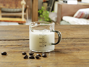 LIBWYS Glass Measuring Cup, 1000ml (32oz)+500ml (16oz) with Anti-slip Silicone Pad, Heat-resistant Borosilicate Glass Liquid Measuring Cup