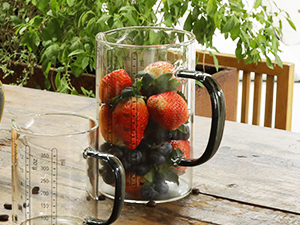 LIBWYS Glass Measuring Cup, 1000ml (32oz)+500ml (16oz) with Anti-slip Silicone Pad, Heat-resistant Borosilicate Glass Liquid Measuring Cup