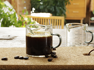 LIBWYS Glass Measuring Cup, 1000ml (32oz)+500ml (16oz) with Anti-slip Silicone Pad, Heat-resistant Borosilicate Glass Liquid Measuring Cup