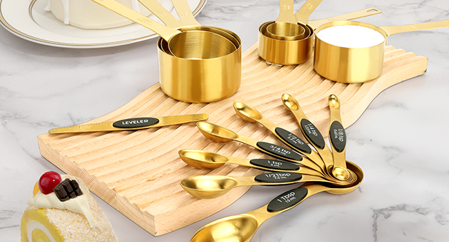 GuDoQi 15pcs Gold Magnetic Measuring Spoons and Cups Set, Stainless Steel 8 Dual Sided Magnetic Measuring Spoons set with Leveler, 7 Cups, Measurement for Liquid and Dry Ingredients for Kitchen