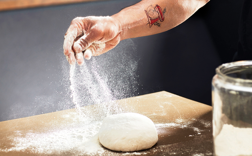 KitchenAid KQ914BA Digital Glass Top Kitchen and Food Scale, 11 lb Capacity, Measures Liquid & Dry Ingredients, Rotating Knob, Precise Results for Baking, Cooking, Keto and Meal Prep, Tare, Black