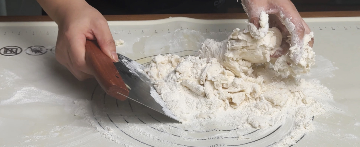 Vovoly Multipurpose Bench Scraper Kitchen Utensil for Flat Top Griddle, Dough Scraper Cutter for Bread and Pizza Cutter - Stainless Steel Metal Griddle Scraper Chopper