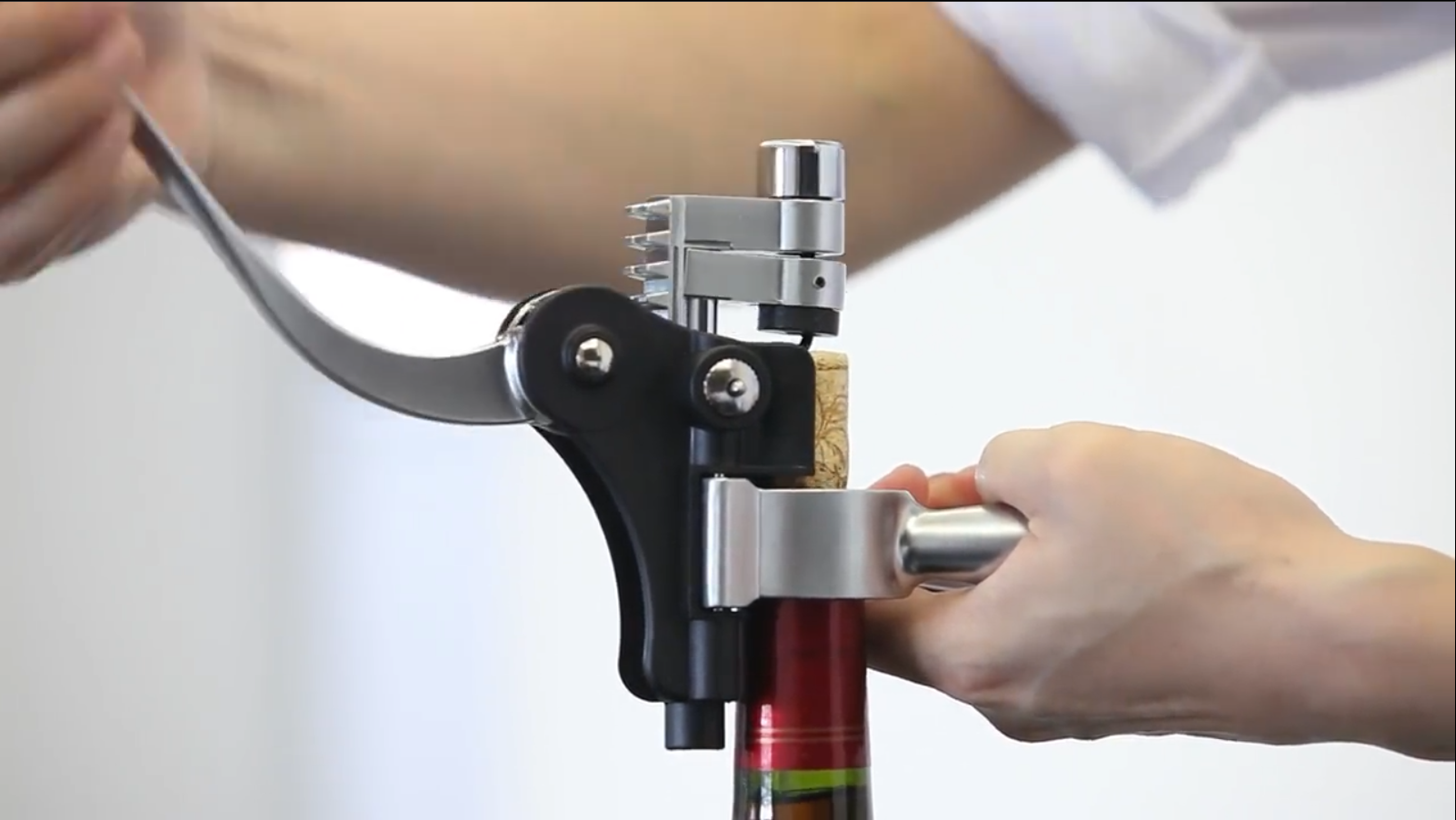 Wine Opener, Rabbit Corkscrew with Elegant Wooden Box, Premium 9-Piece Set, Includes Wine Stopper, Foil Cutter, Aerator, Quick and Easy Cork Extraction for Wine Lovers, Bronze