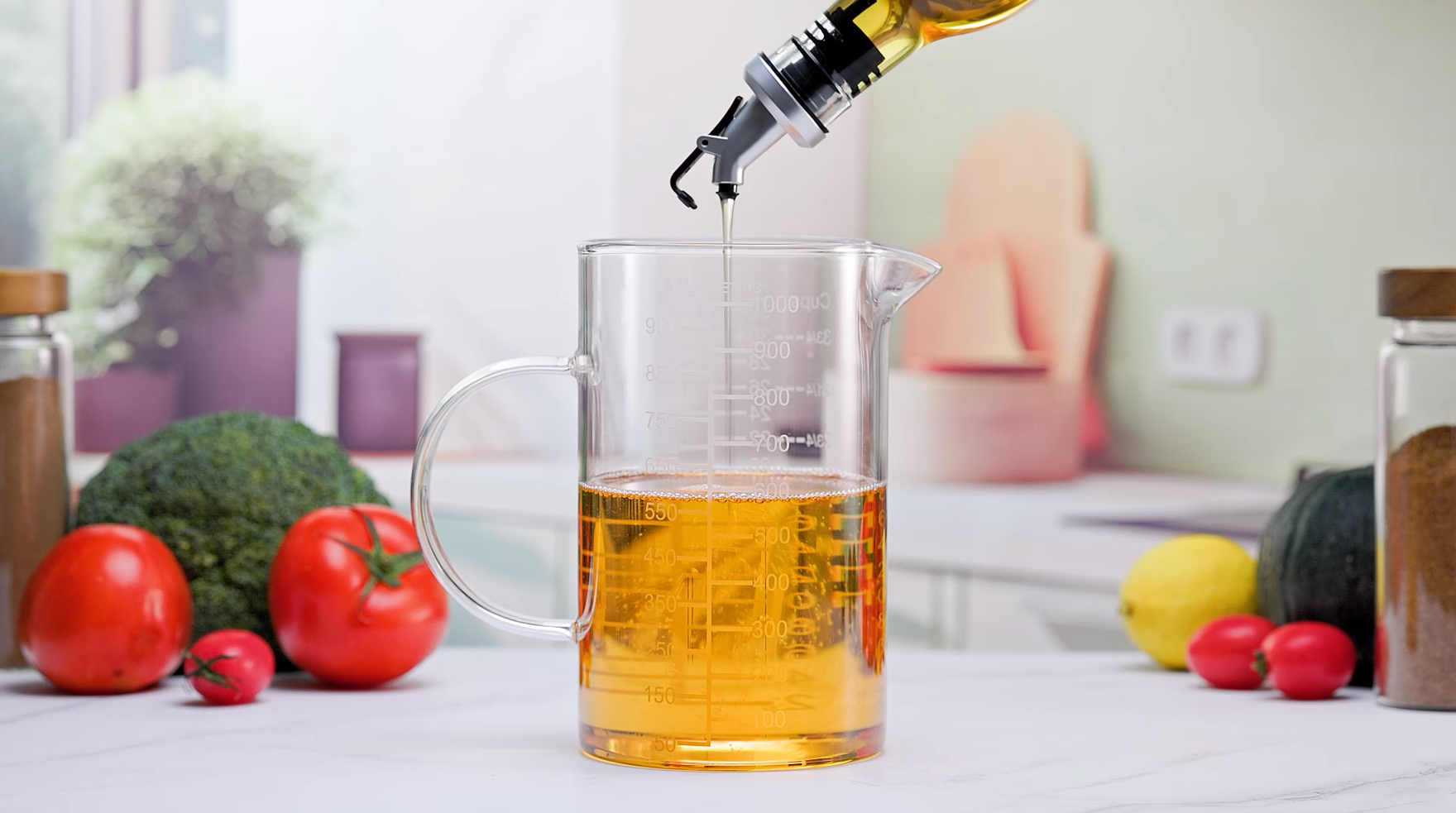 Ackers Etched Graduated Glass Measuring Cup - [Insulated Handle | V-Shaped Spout] - High Borosilicate Glass Measuring Cup for Kitchen or Dining, Easy to Read,1000 ML (32 Oz, 4 Cup)