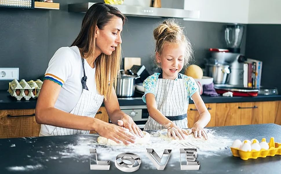 Alphabet Cookie Cutter Tool Set, 26 Pcs 1 Inch Stainless Steel Cookie Cutter Set Fondant Biscuit Fruit Dough Mold Tools for Halloween, Christmas,Birthday Party Decorations (Small-Letter)