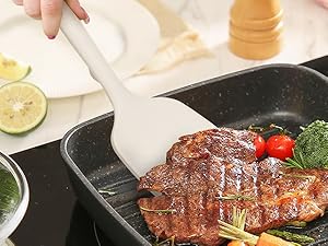 Pack of 2 Silicone Spatula Turners, Non Stick Slotted Kitchen Spatula Set, Heat Resistant BPA Free Kitchen Utensils, One-Piece Design, Suitable for Flipping Fish, Eggs, Steak, Pancakes(KHAKI)