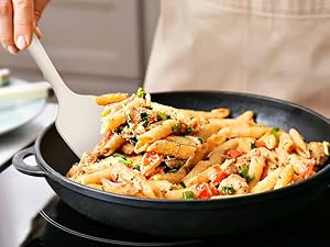 Pack of 2 Silicone Spatula Turners, Non Stick Slotted Kitchen Spatula Set, Heat Resistant BPA Free Kitchen Utensils, One-Piece Design, Suitable for Flipping Fish, Eggs, Steak, Pancakes(KHAKI)