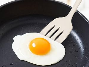 Pack of 2 Silicone Spatula Turners, Non Stick Slotted Kitchen Spatula Set, Heat Resistant BPA Free Kitchen Utensils, One-Piece Design, Suitable for Flipping Fish, Eggs, Steak, Pancakes(KHAKI)