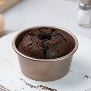 3.5-Inch Mini Angel Food Cake Pan Set,6pcs Nonstick Fluted Tube Pan,Small Chiffon Baking Cup, Carbon Steel Round Cake Mold,Tube Bakeware for Oven Baking for Making Jello,Chocoflan,Flan(Gold)