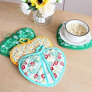 2 Pack Heart-Shaped Pot Holders for Kitchen - 15.01x19.84cm Heat Resistant Oven Pot Holders with Retro Floral Pattern, Hanging Potholders for Kitchens, Kitchen Mitts for Oven & Oven Mitt (Blue)