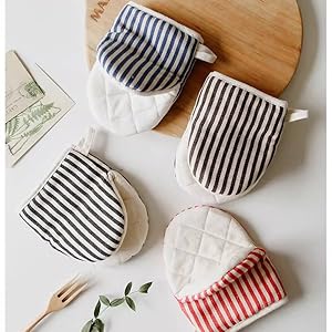 1 Pair Mini Oven Mitts,High Heat Resistant Oven Gloves,Kitchen Short Oven Mit with Hanging Loop for BBQ, Baking, Cooking and Grilling, (Khaki)