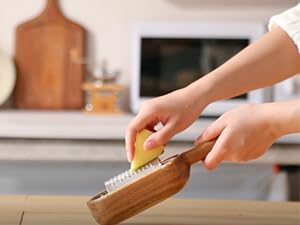 Wooden Cheese Grater with Handles - Kitchen Grater Wooden Shredder, Citrus Zester, Perfect for Hand Held Cheese Grater, Lemon and Chocolate, Cheese Tool