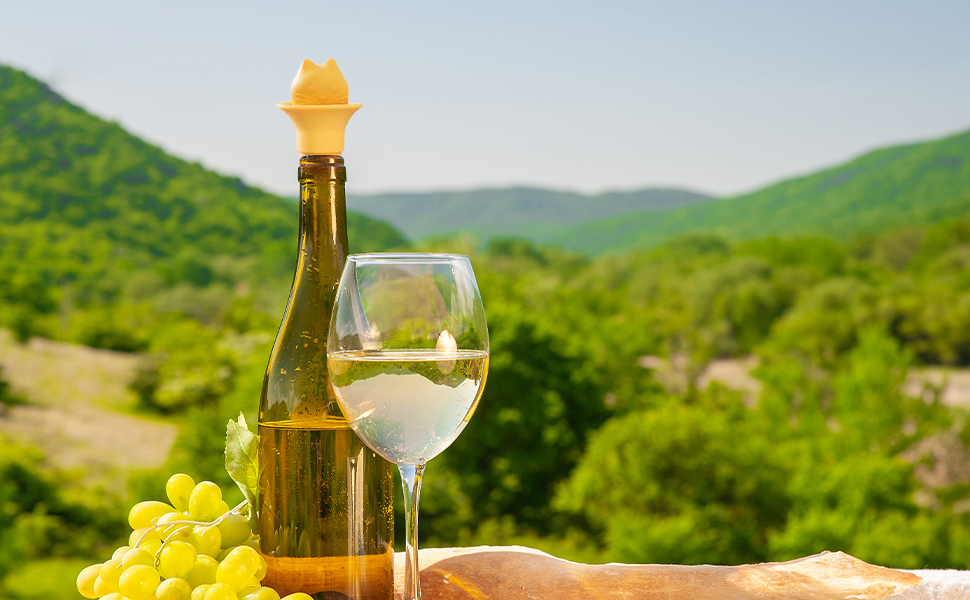 2025 New Cat Shaped Wine Stopper & Pourer | 2 Sets Reusable Silicone Seal Caps for Wine Bottles | Keep Beverage Fresh Kitchen Bars